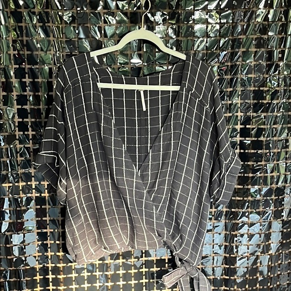 Free People Black and White Checkered Short Sleeve Heavy Knit Wrap Top with Tie - Picture 2 of 16